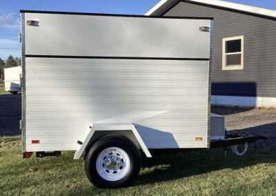 8 foot draft trailer right